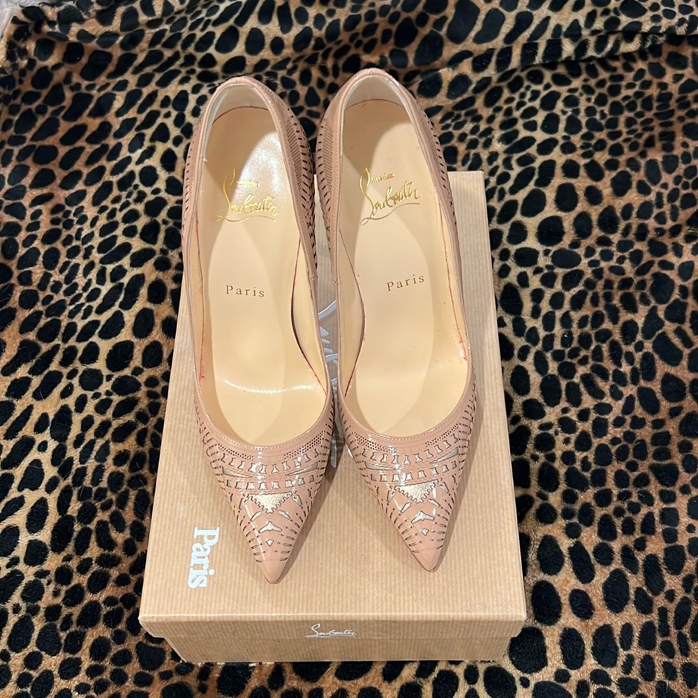 Auth Christian Louboutin heels with gold filigree size 36.